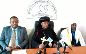 Read more about the article Abbootiiin Amantaa duudhaalee amantaa barootaaf waliin qaban jabeessuun nagaa fi tasgabbii biyyaaf hojjechuu qabu jedhame