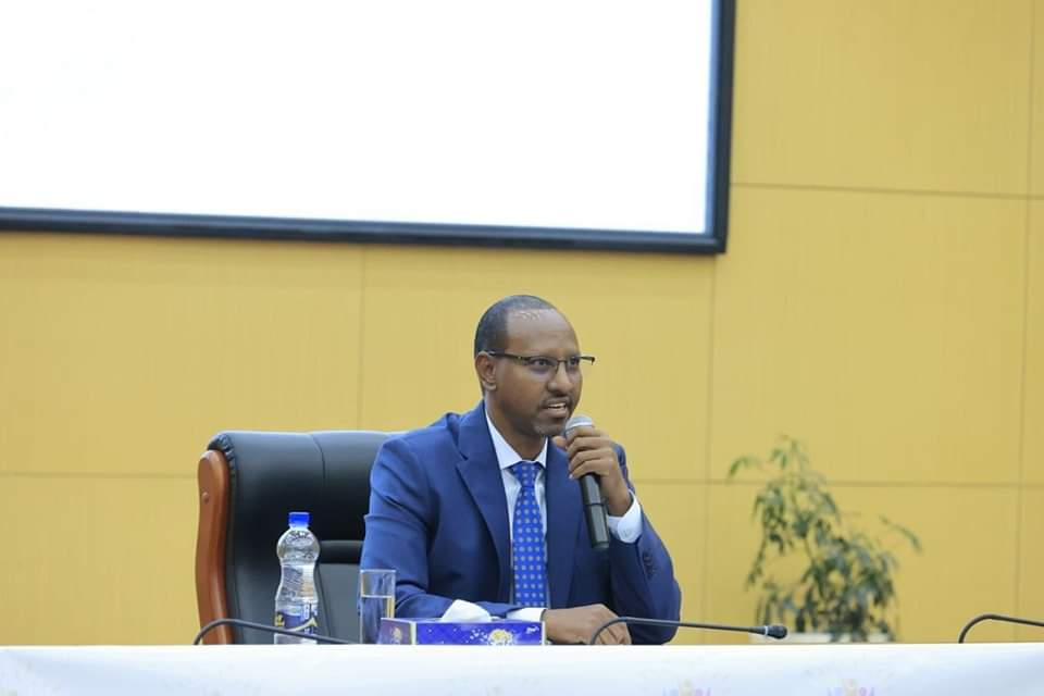 Read more about the article Baadhaadhina biyyaalessaaf Miseensonni Mana Maree gahee isaanii bahachuu qabu- Obbo Adam Faaraah