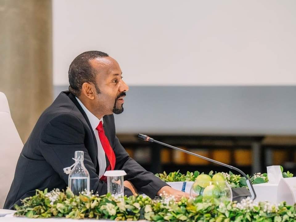 Read more about the article Hojiin jijjiiramaa dhaabbataa fi siivil sarvisii hojiirra oolchaa turre tattaaffii guddinaa keenya deeggaruu irratti argamu-Dooktar Abiyyi Ahimad