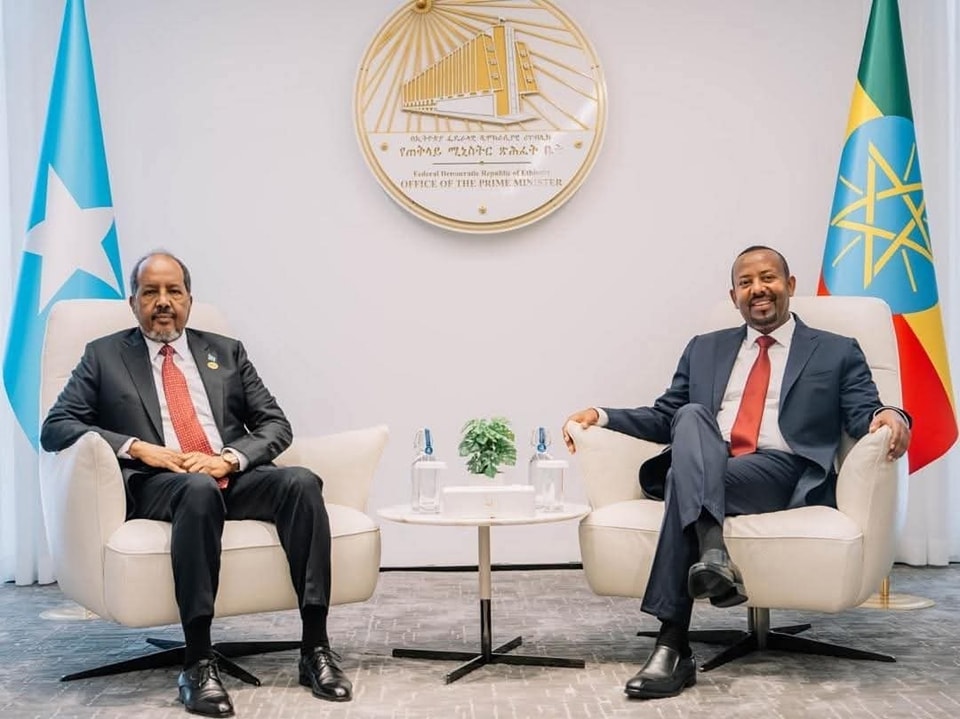 Read more about the article Dooktar Abiy Pireezidaantii Somaaliyaa Hasan Sheek Mahamud waliin mari’atan