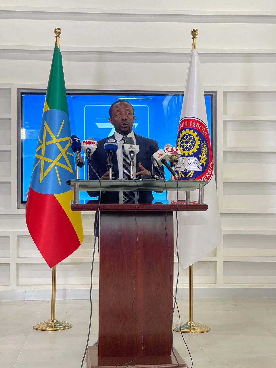 Read more about the article Yuunivarsitiin Finfinnee Waggoottaan 75 darbaan keessatti hayyoota kuma 200 fi kuma 80 ol biyya fi addunyaaf gumaacheera
