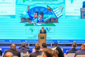Read more about the article Barnootni imala jijjiiramaa Afrikaa akka qajeelchuuf waliin hojjechuu qabna- Obbo Tamasgeen Xurunaa