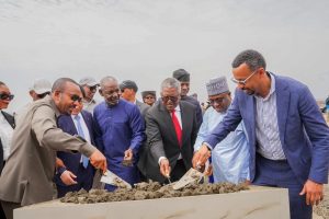 Read more about the article MM Abiyyi Ahimad Warshaa Boba’aa Qulqulleessuufi Warshaa Xaa’oof dhagaa bu’uuraa kaa’an