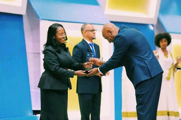 You are currently viewing Kaffaltootni Gibiraa amanamoon tajaajila “VIP” argatu- Kantiibaa Adaanech Abeebee