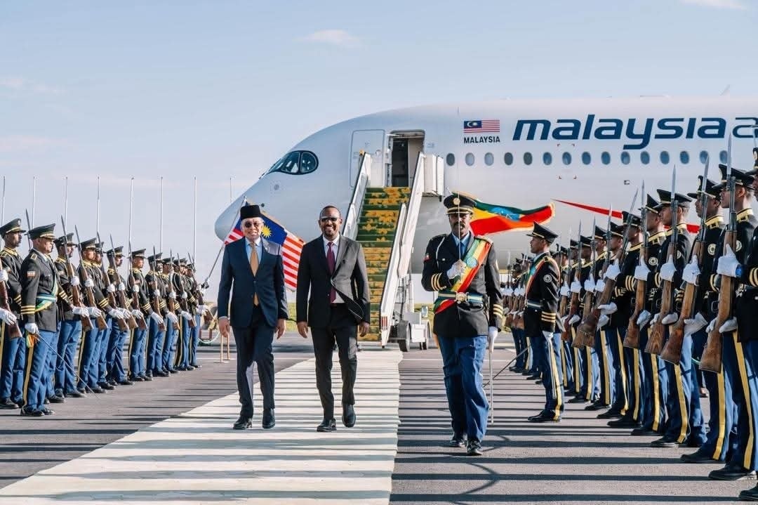 You are currently viewing Dooktar Abiyyi Ministira Muummee Maaleezhiyaa simatan