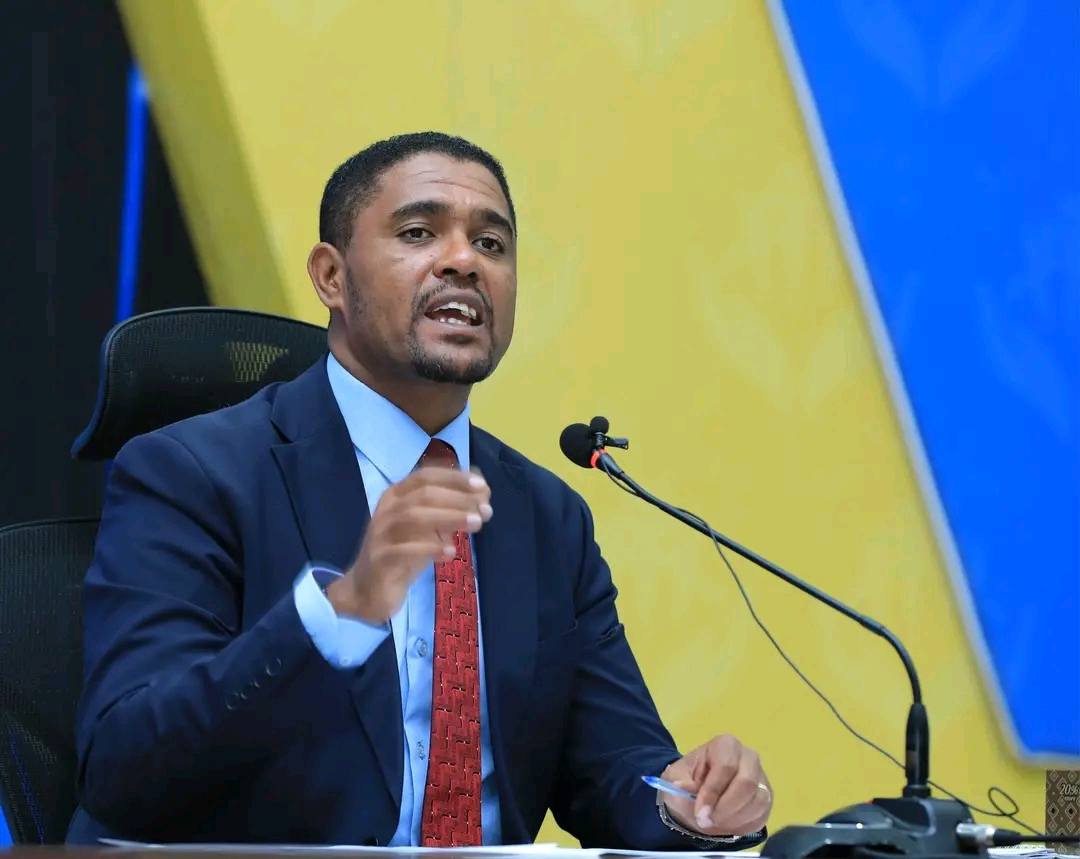 You are currently viewing Hoggansi sadarkaan jiru haala barame keessaa bahuun gaggeessummaa qajeeltoo fi ilaalama Mootummaa Ida’amuutiin masakame kennuu qaba – Pireezidaanti Shimallis Abdiisaa