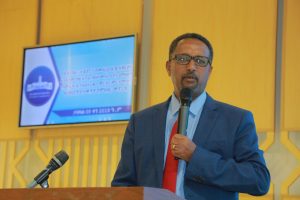 Read more about the article Gahumsa oomishaa industiriiwwanii guddisuuf imaammatni haaraa bocamee hojjatamaa jira- Obbo Jaanxiraar Abbaay