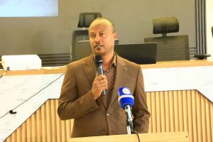 Read more about the article Finfinneetti tajaajila yeroon barbaadu jiraattotaaf kennuuf xiyyeeffoo olaanaadhaan hojjetamaa jira- Dr Jamaaluu Jambar