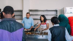 Read more about the article MM Abiyyi Ahimad, Guyyaa Ayyaana Dhaloota Iyyesuusiin, barattoota Mana Barumsaa Qaro Dhabeeyyii Sheyikaa Faaximaa Biin Mabruukiif maaddii qoodan