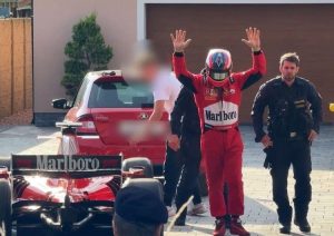 Read more about the article Harka Qaleessi Daandiirra Jiraatu Konkolaataa Gatii Qaalii Oofe, Jireenya Maatii Isaa Gaaga’e. Akkamiin? Eessatti Maaltu Tahe? Poolisiin Dhimmicha Hordofeera.