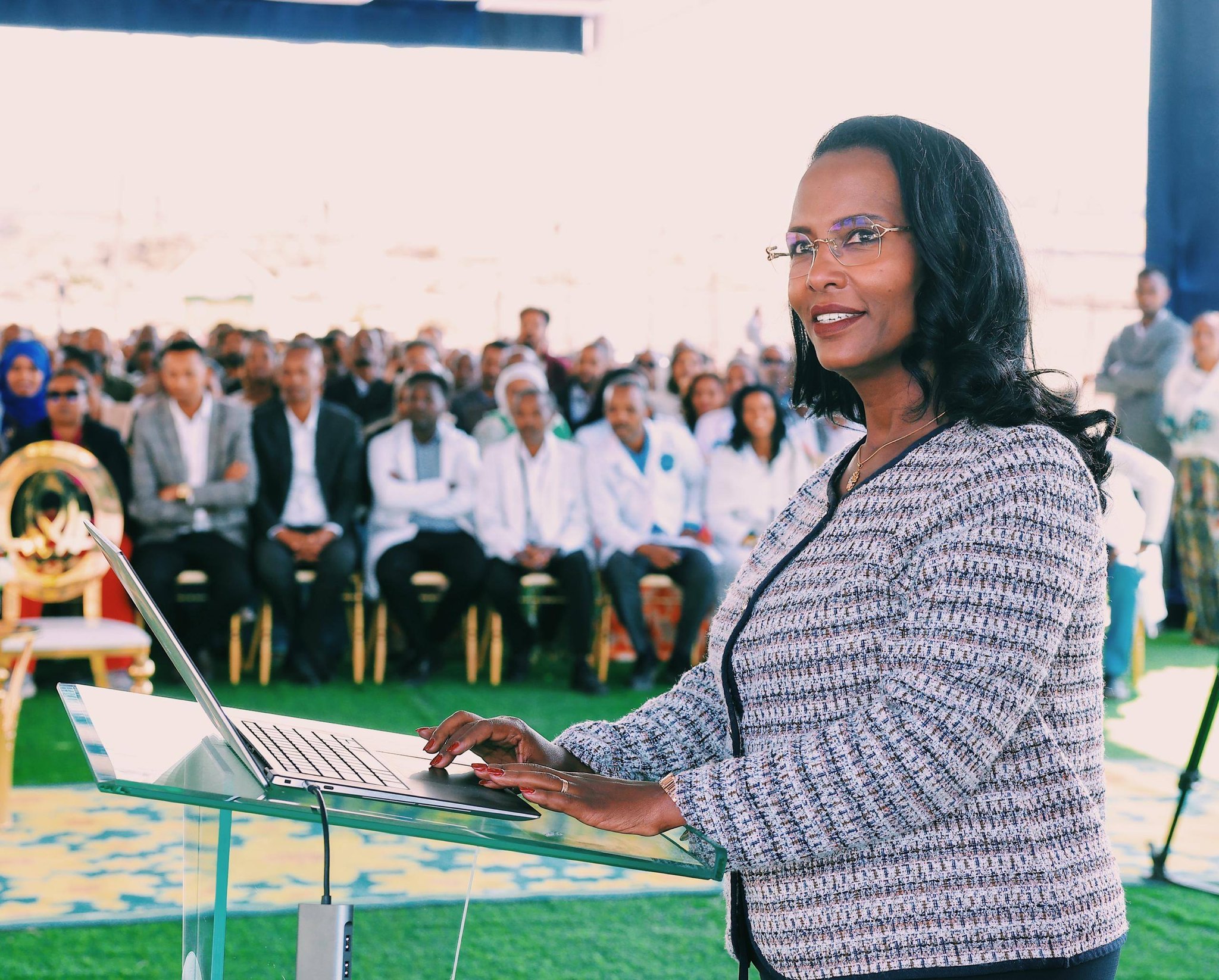 You are currently viewing Kantiibaa Adaanech Abeebee, barsiisota 6,194 waldaa 57’n gurmaa’aniif ijaarsa mana jireenyaa jalqabsiisan