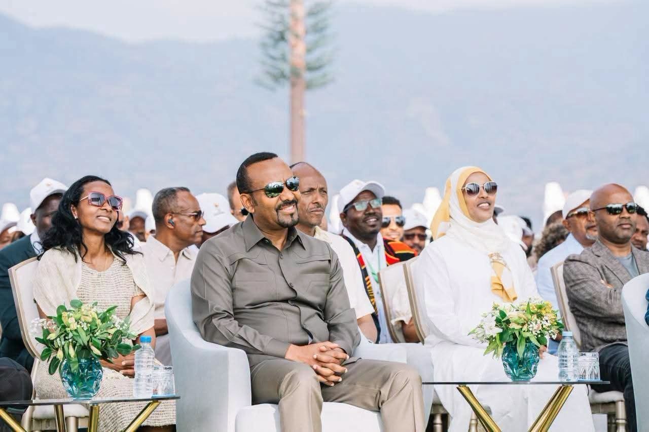 You are currently viewing Sabootni hundi wal-qixa;Ilaalchi anatuu caala jedhu barootaaf hiyyummaa keessa nu tursiisera – MM Abiyyi Ahimad (PhD)