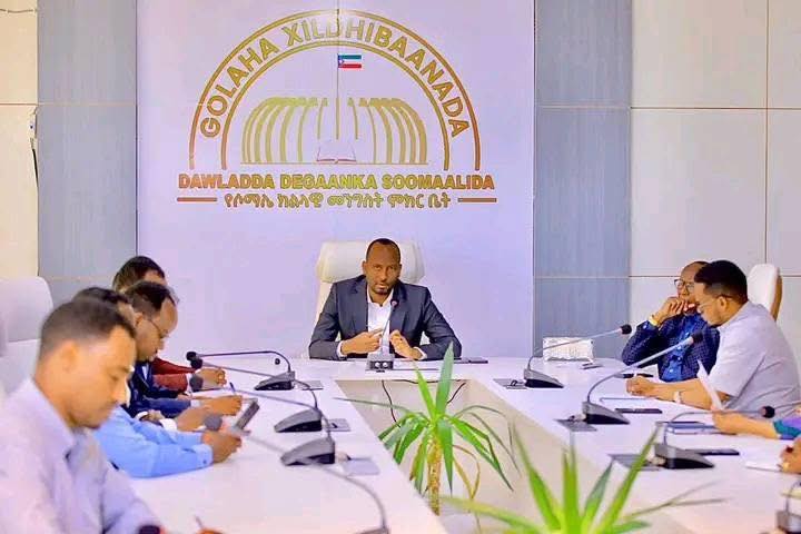 Read more about the article Gudiyada joogtada ah ee Golaha Xildhibaannada DDS oo u baxaya kormeerkoodii shaqo ee dabagalka adeegbixinta shaqo ee gobollada ayaa la siiyay hagitaanka shaqo ee kormeerkooda.