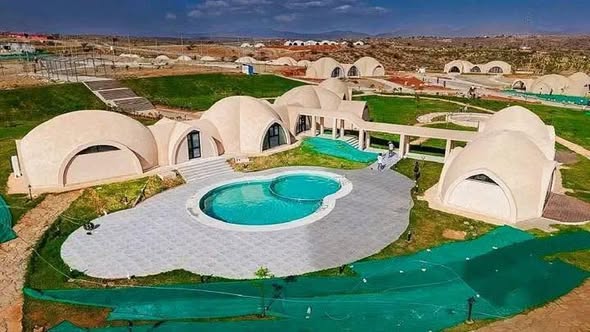 Read more about the article Madaxweynaha DDS Mudane Mustafe Muxummed oo ay weheliyaan Madaxweynaha Deegaanka Koonfurta Itoobiya, Mudane Tilahun Kebede, booqasho ku tagay dhismaha xarunta dalxiiska