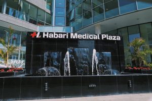 Read more about the article Duqa magaalada Addis Ababa, Adanej Abebe, ayaa xarigga ka jartay xarunta Habari Medical Plaza, iyada oo si rasmi ah u billowday shaqadeedi