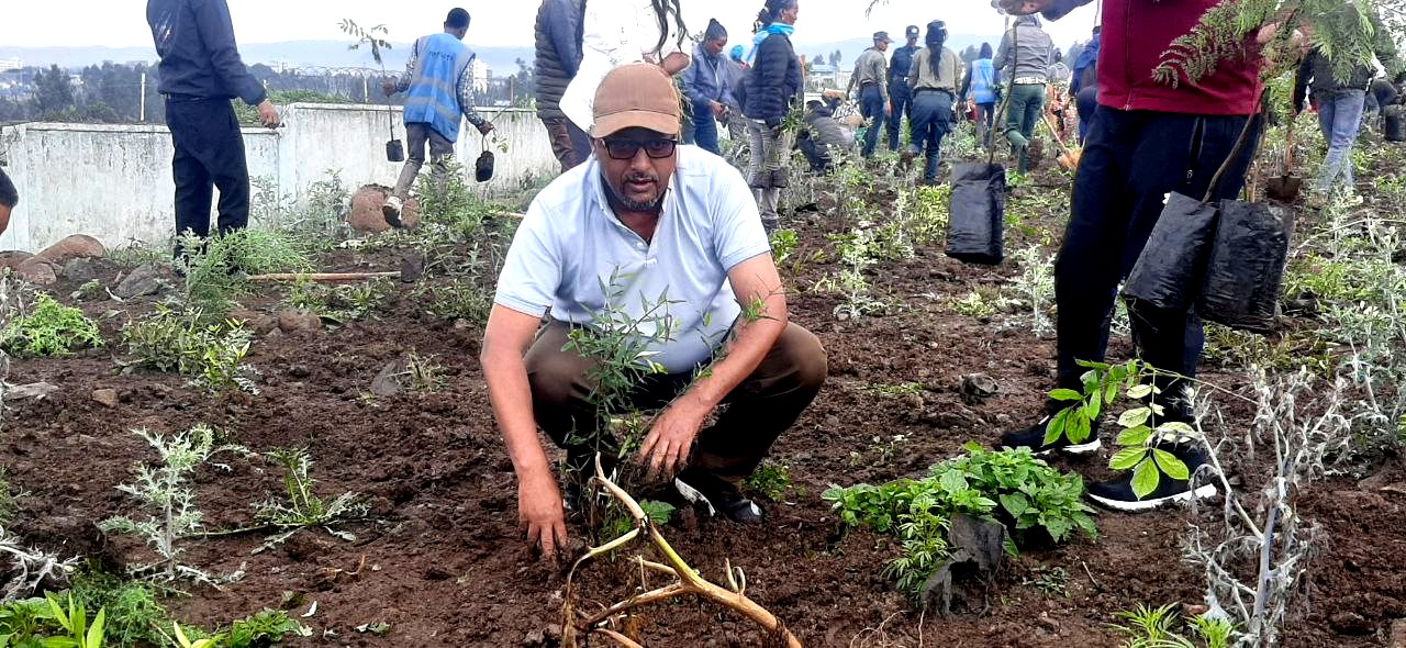 Read more about the article ኅብረተሰቡ ሀገርን አረንጓዴ በማልበስ የትውልድ ኃላፊነቱን ሊወጣ ይገባል – አቶ ጃንጥራር ዓባይ