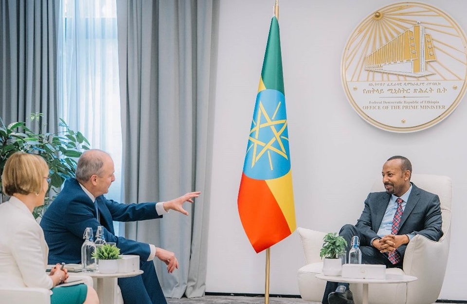 Read more about the article ጠቅላይ ሚኒስትር ዐቢይ አሕመድ (ዶ/ር ) ከአየርላንድ ምክትል ጠቅላይ ሚኒስትር፣ የውጭ ጉዳይ እና መከላከያ ሚኒስትር ጋር ተወያዩ