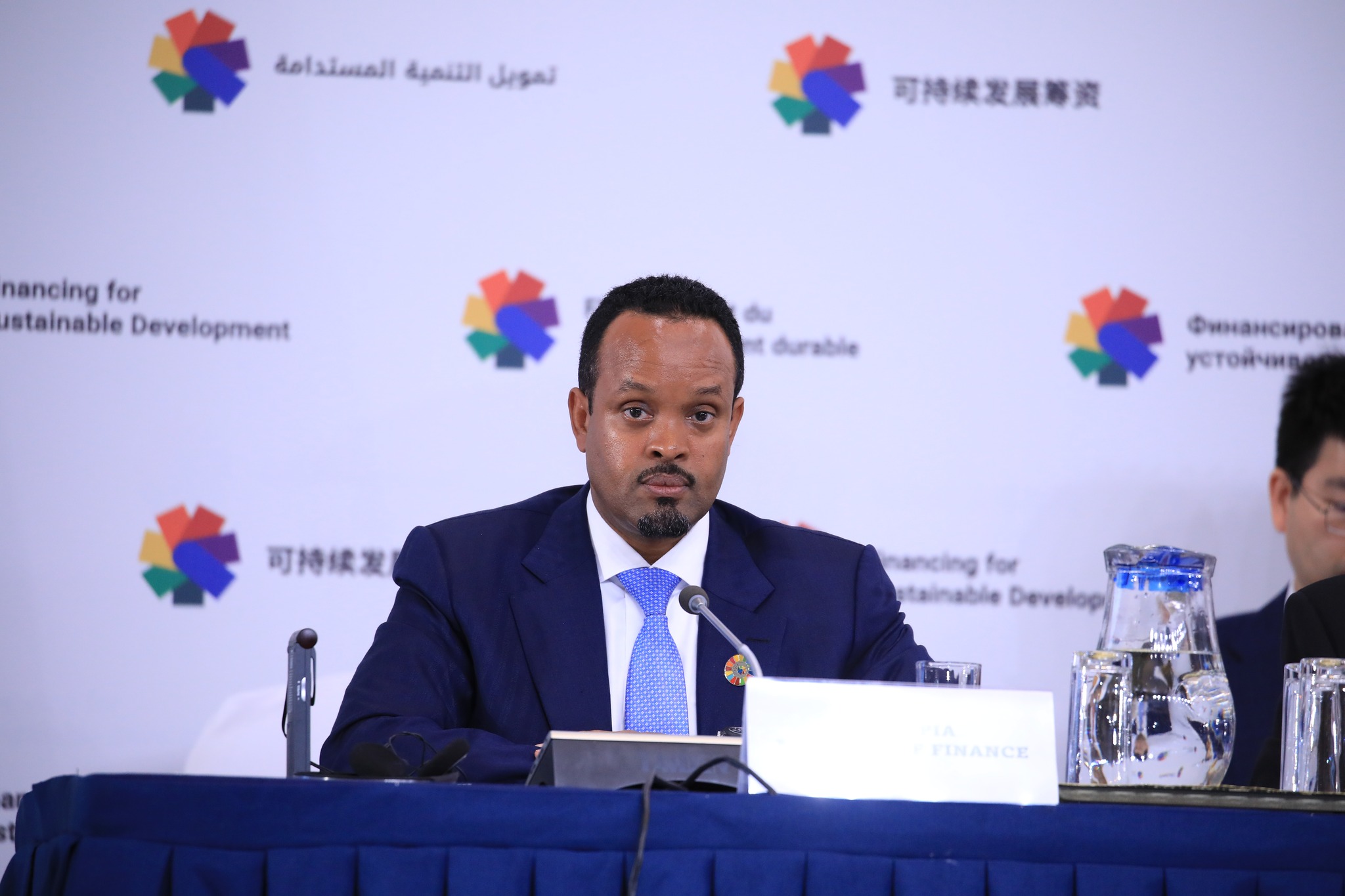 Read more about the article ዓለም አቀፍ የፋይናንስ ተቋማት በማደግ ላይ ያሉ ሀገራትን ታሳቢ ያደረገ ፍትሐዊ የፋይናንስ ሥርዓት ሊዘረጉ ይገባል – አቶ አህመድ ሽዴ