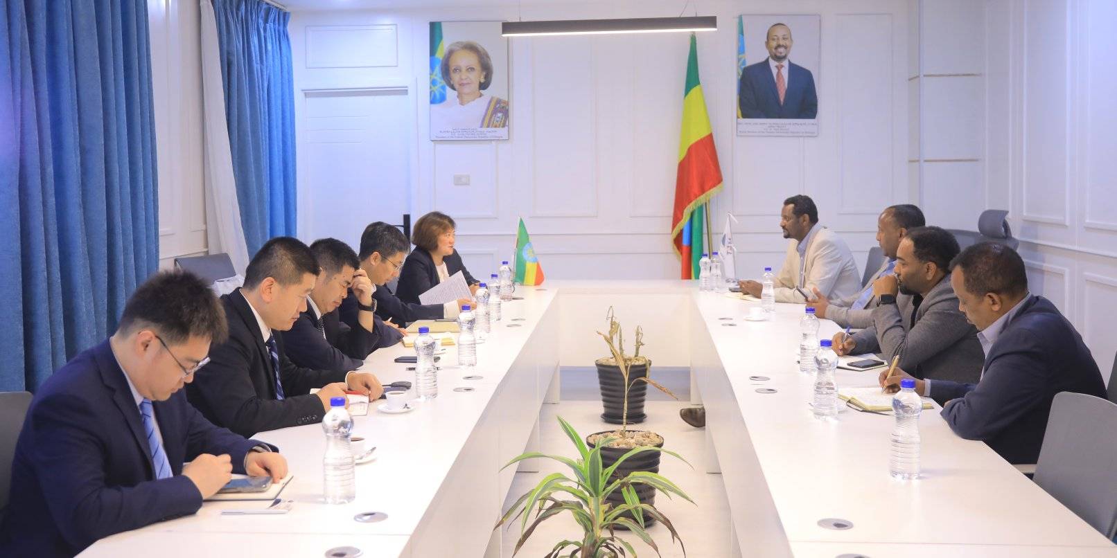 Read more about the article የኢኖቬሽንና ቴክኖሎጂ ሚኒስቴር ከቻይና ኤሌክትሮኒክስ ሳይንስ እና ቴክኖሎጂ ዩኒቨርሲቲ ጋር በጋራ ለመስራት በሚያስችሉ ጉዳዮች ዙሪያ ተወያየ