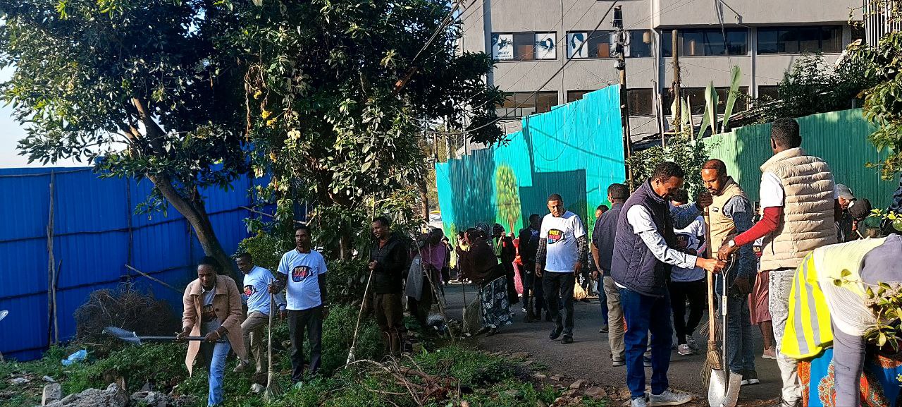 Read more about the article አካባቢን ማጽዳት ንፅህናን ከመጠበቅ ባለፈ አብሮነትን የሚያጎለብት ተግባር በመሆኑ ተጠናክሮ ሊቀጥል ይገባል፡- ነዋሪዎች