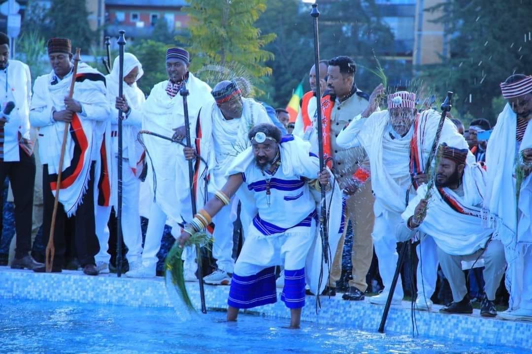 Read more about the article የኢሬቻን የሰላምና የአንድነት እሴት ለዓለም ለማስተዋወቅ ሁሉም የበኩሉን ድርሻ ሊወጣ ይገባል- ምሁራን