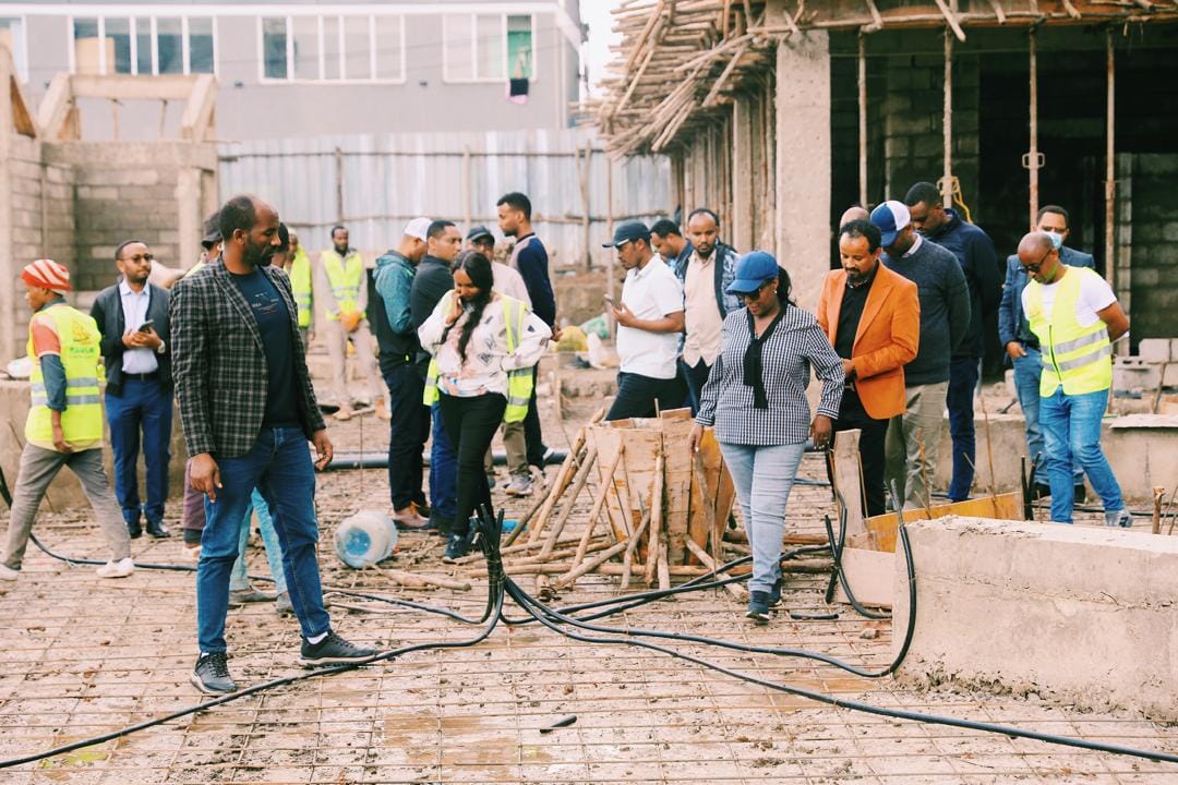 Read more about the article ከንቲባ አዳነች አቤቤ የታክሲ እና ባስ ተርሚናሎች፣ የመኪና ማቆሚያ ፓርኪንጎች እንዲሁም የፒያሳ መልሶ ማልማት ስራዎች ያሉበትን ሁኔታ ተዘዋውረው ጎበኙ