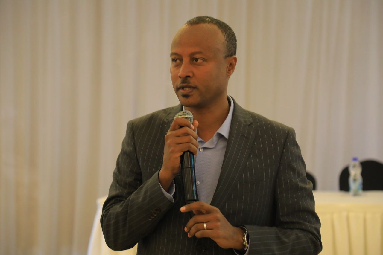 Read more about the article ተገልጋዩ የሚያነሳቸውን የአገልግሎት አሰጣጥ ችግሮች ለመፍታት በልዩ ሁኔታ እየተሰራ ነው- ዶክተር ጀማሉ ጀንበር