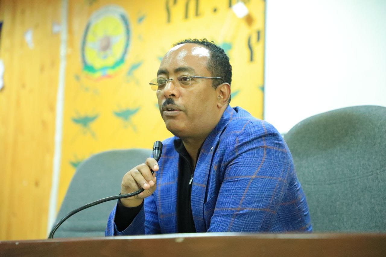 Read more about the article የሚያጋጥሙንን ትንኮሳዎች በአጭር ለመቅጨት የውስጥ ችግራችንን መፍታትና ተባብሮ መስራት ያስፈልጋል- አምባሳደር ሬዳዋን ሁሴን