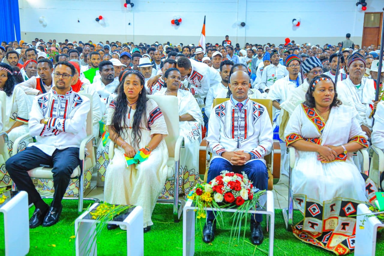 Read more about the article ኢሬቻ ፍቅር የሚሰበክበት በዓል በመሆኑ ይህንን እሴት ማጠናከር ይገባል- አቶ ጥራቱ በየነ