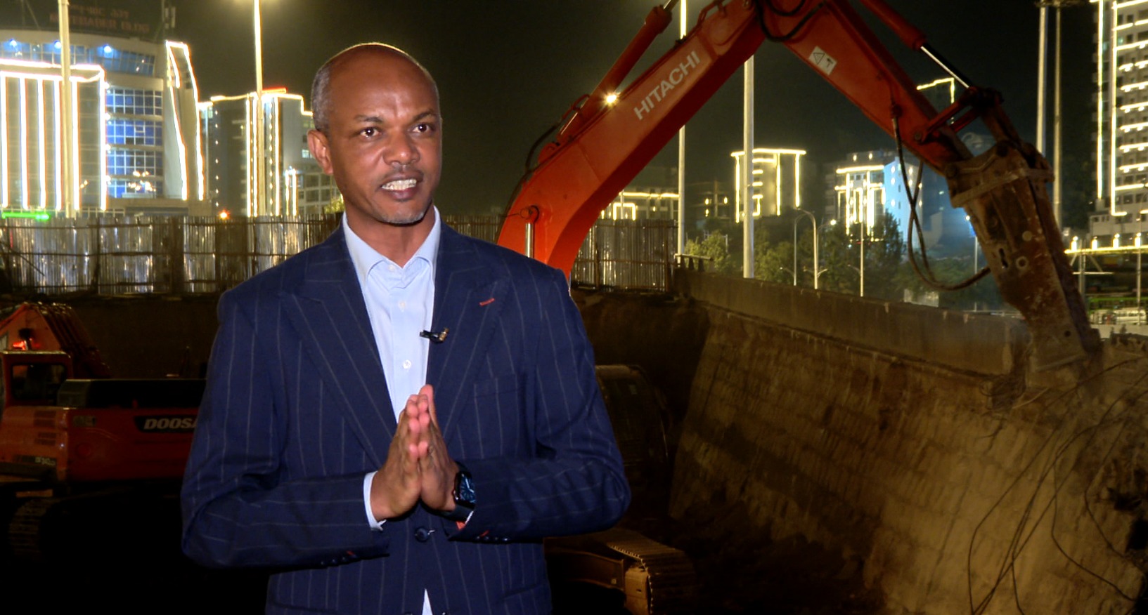 Read more about the article በመገናኛ አካባቢ ያለውን ከፍተኛ የትራንስፖርት መጨናነቅ ለመፍታት ያግዛል የተባለ የመሬት ውስጥ የእግረኛ መተላላፊያ መስመር ግንባታ ተጀመረ