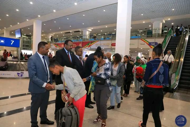 Read more about the article በሊባኖስ በአስቸጋሪ ሁኔታ ውስጥ የነበሩ 51 ኢትዮጵያውያን ወደ አገራቸው ተመለሱ