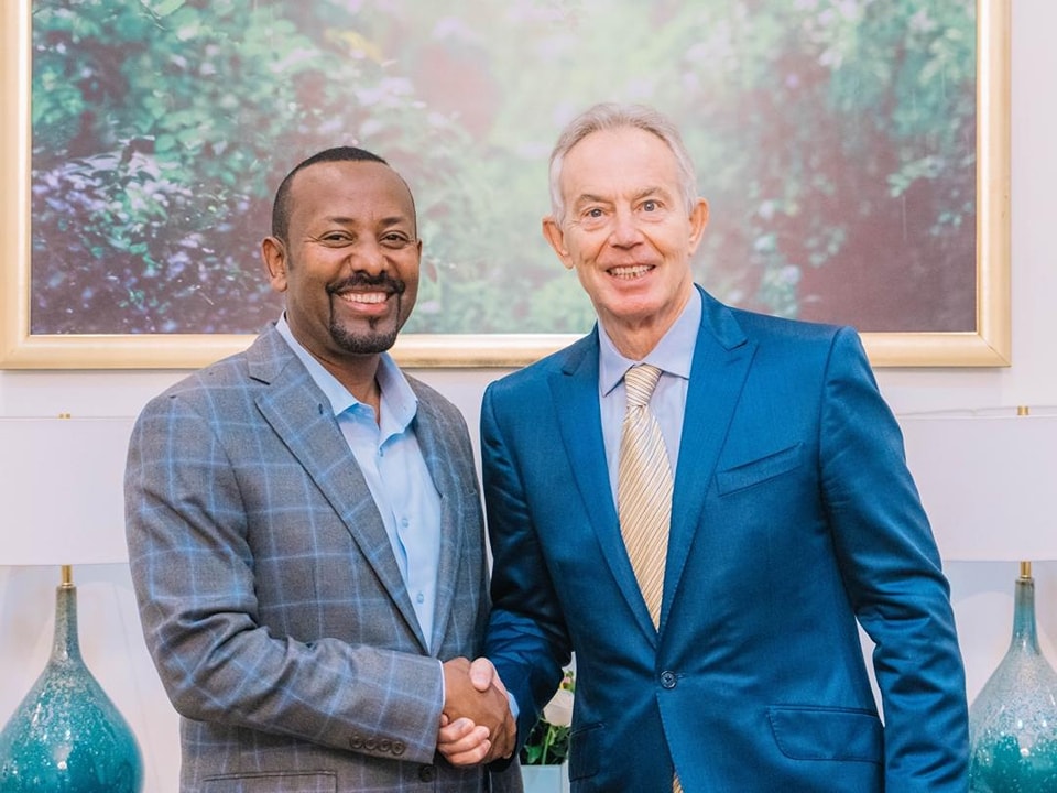 Read more about the article ጠቅላይ ሚኒስትር ዐቢይ አሕመድ (ዶ/ር) ከቀድሞ የዩናይትድ ኪንግደም ጠቅላይ ሚኒስትር እና የቶኒ ብሌር ኢንስቲቲዩት ዋና ሊቀመንበር ጋርተወያዩ