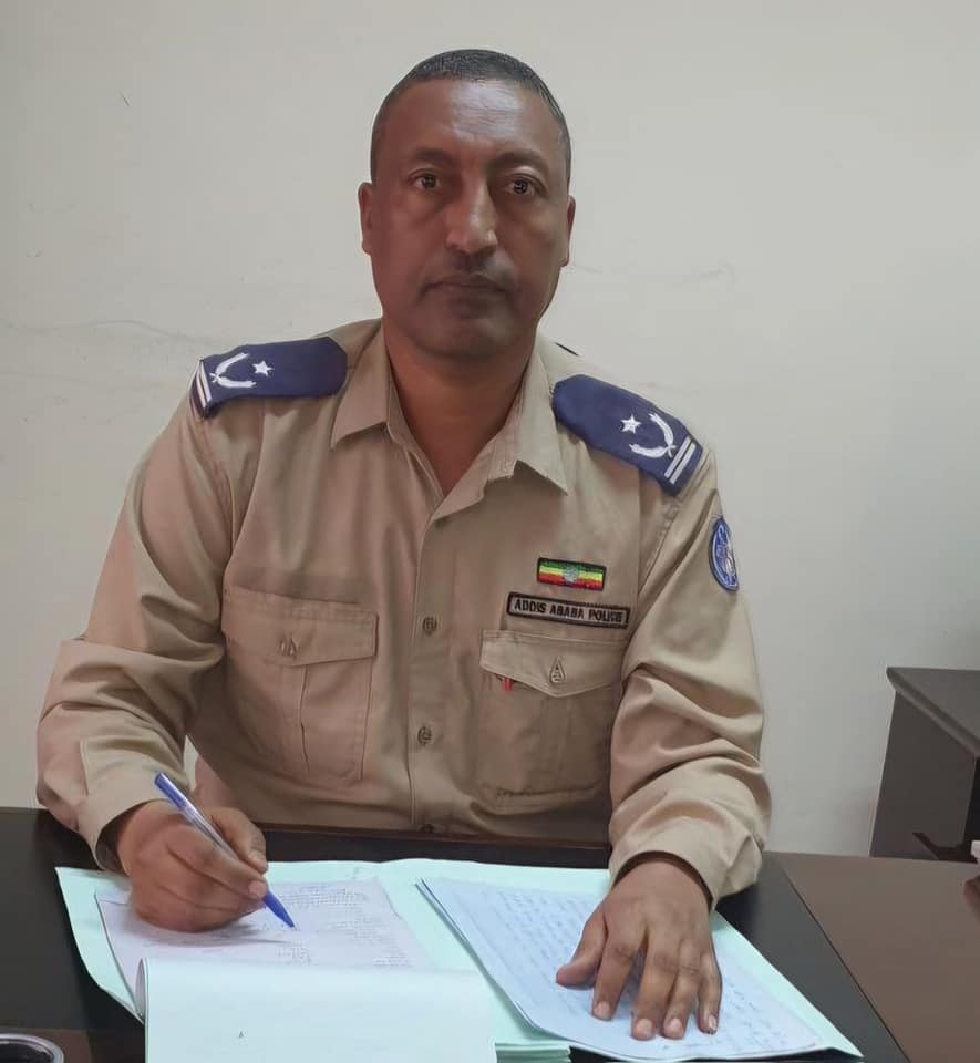 Read more about the article በአዲስ አበባ የገበያ ማዕከል በተደረገ ፍተሻ በርካታ በኮንትሮባንድ የገቡ የሞባይል ስልኮች ተያዙ