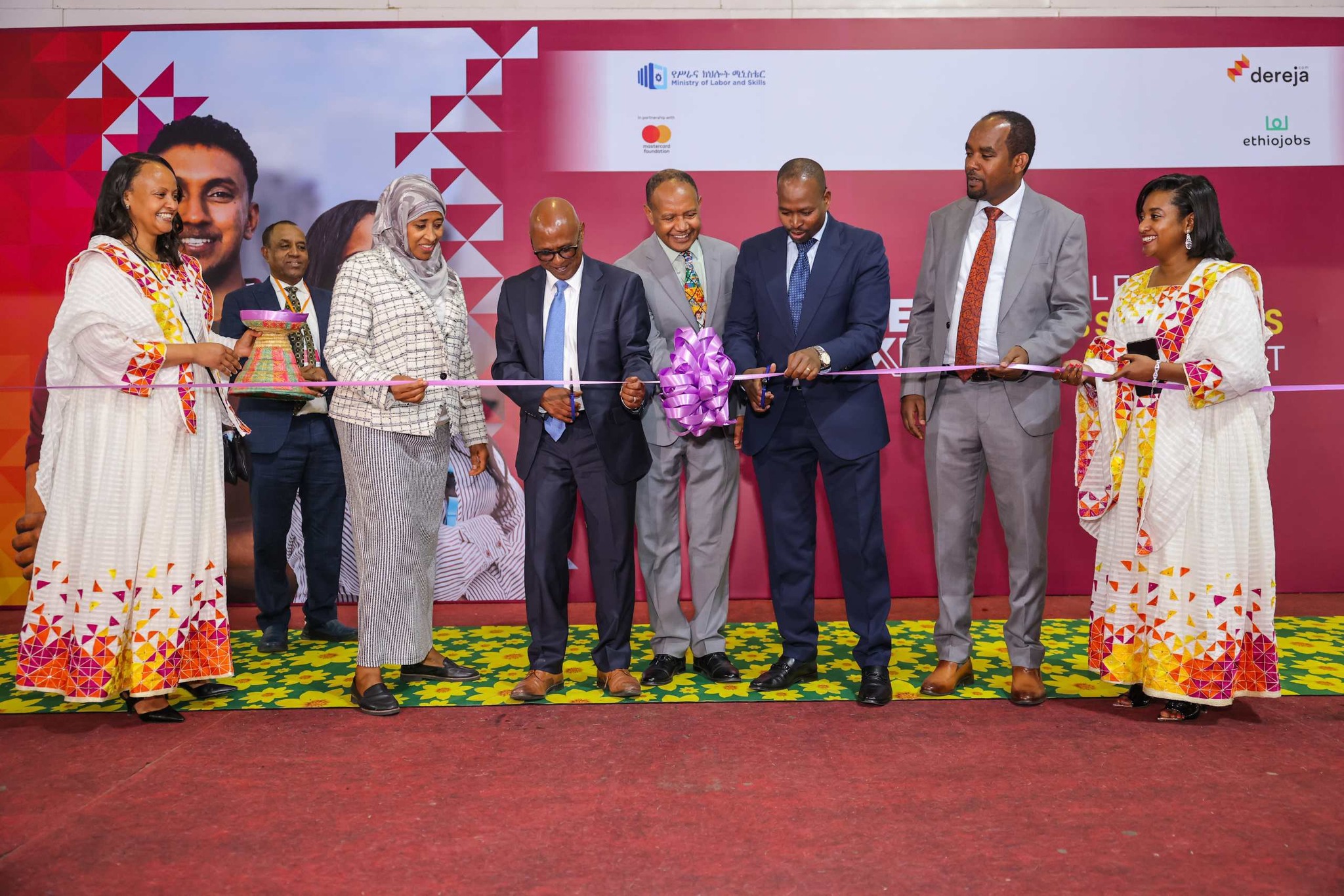 Read more about the article 5ኛው ሀገር አቀፍ የስራ አዉደ ርእይ ተጀመረ