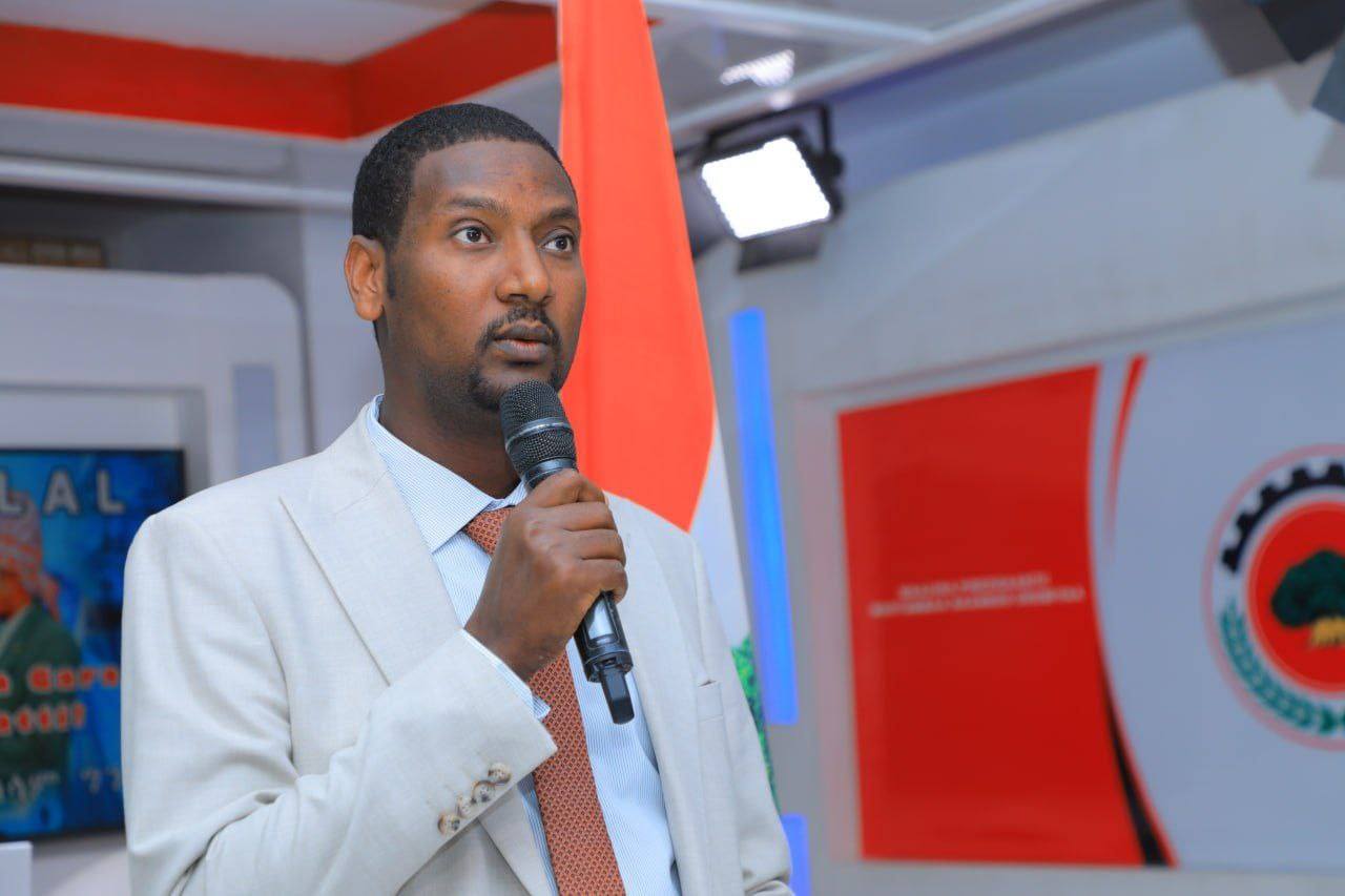 Read more about the article ክልሉን ከግጭት ወደ ዘላቂ እና አስተማማኝ ሰላም ለማሸጋገር እየተሰራ ነው፦አቶ ሃይሉ አዱኛ