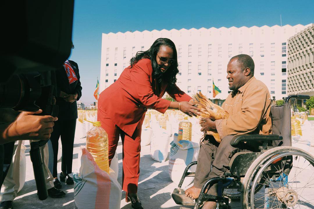 Read more about the article ከንቲባ አዳነች አቤቤ በለሚ ኩራ፣ በንፋስ ስልክ ላፍቶ እና በአቃቂ ቃሊቲ ክፍለ ከተሞች አዲስ የተገነቡ ቤቶችን እና የመስሪያ ቦታዎችን አስተላለፉ