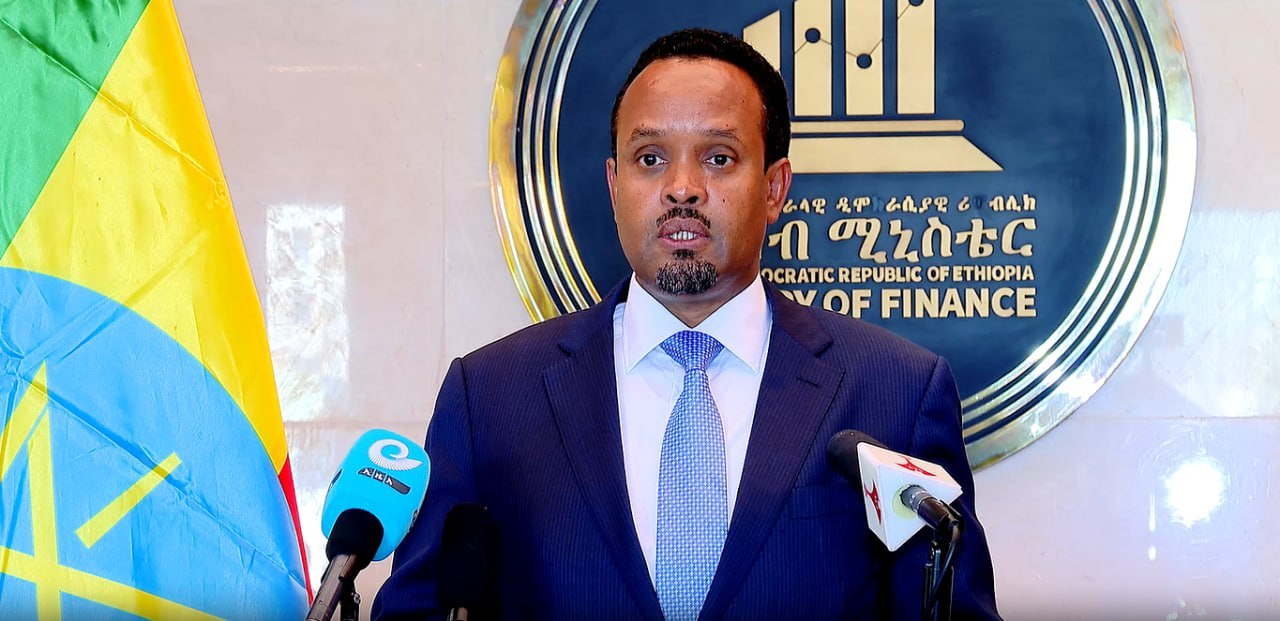 Read more about the article ነዳጅን ጨምሮ ስትራቴጂክ የሚባሉ ሸቀጦች አስተማማኝ አቅርቦት እንዲቀጥል መንግስት ከፍተኛ ድጎማ አድርጓል – አህመድ ሽዴ