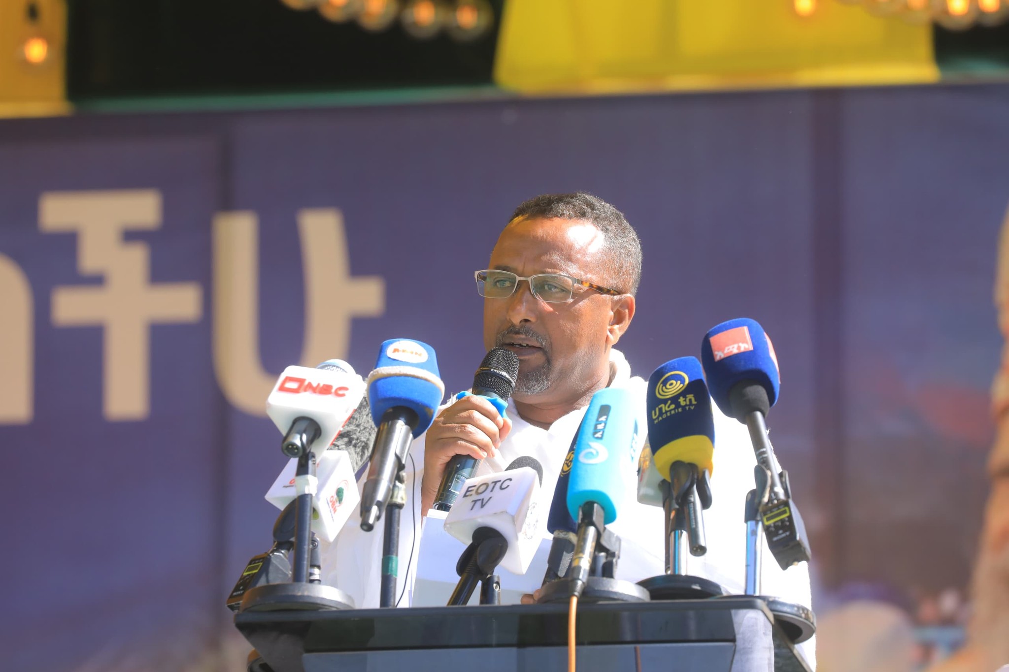 Read more about the article የጥምቀት በዓል የህዝቦችን ትስስር በማጠናከር ፣ቱሪዝምን በማሳደግ እና ከተሞችን በማነቃቃት ረገድ ትልቅ ሚና አለው፡-አቶ ጃንጥራር አባይ
