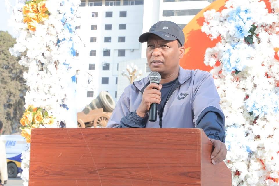 Read more about the article የትራንስፖርት አገልግሎትን ለማሻሻል በቁርጠኝነት መስራት ይገባል:- ዓለሙ ስሜ(ዶ/ር)