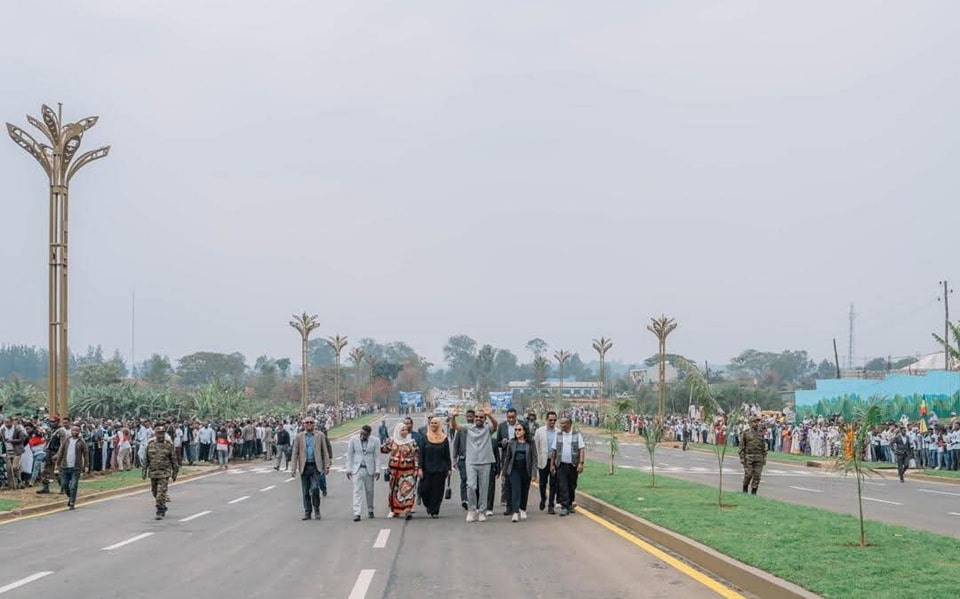 Read more about the article ለጠቅላይ ሚኒስትር ዐቢይ አሕመድ (ዶ/ር) እና ቀዳማዊት እመቤት ዝናሽ ታያቸው በጅማ ከተማ የተደረገላቸው አቀባበል