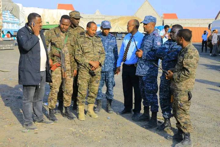 Read more about the article የምስራቅ ዕዝ ሬጅመንት ህገ ወጥ ጭነት የጫኑ በርካታ ተሽከርካሪዎች መያዙን አስታወቀ