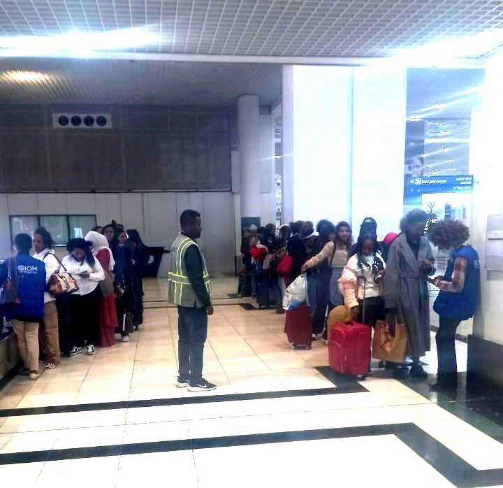 Read more about the article በሊባኖስ በአስቸጋሪ ሁኔታ ውስጥ የነበሩ 310 ኢትዮጵያውያን ወደ ሀገራቸው ተመለሱ