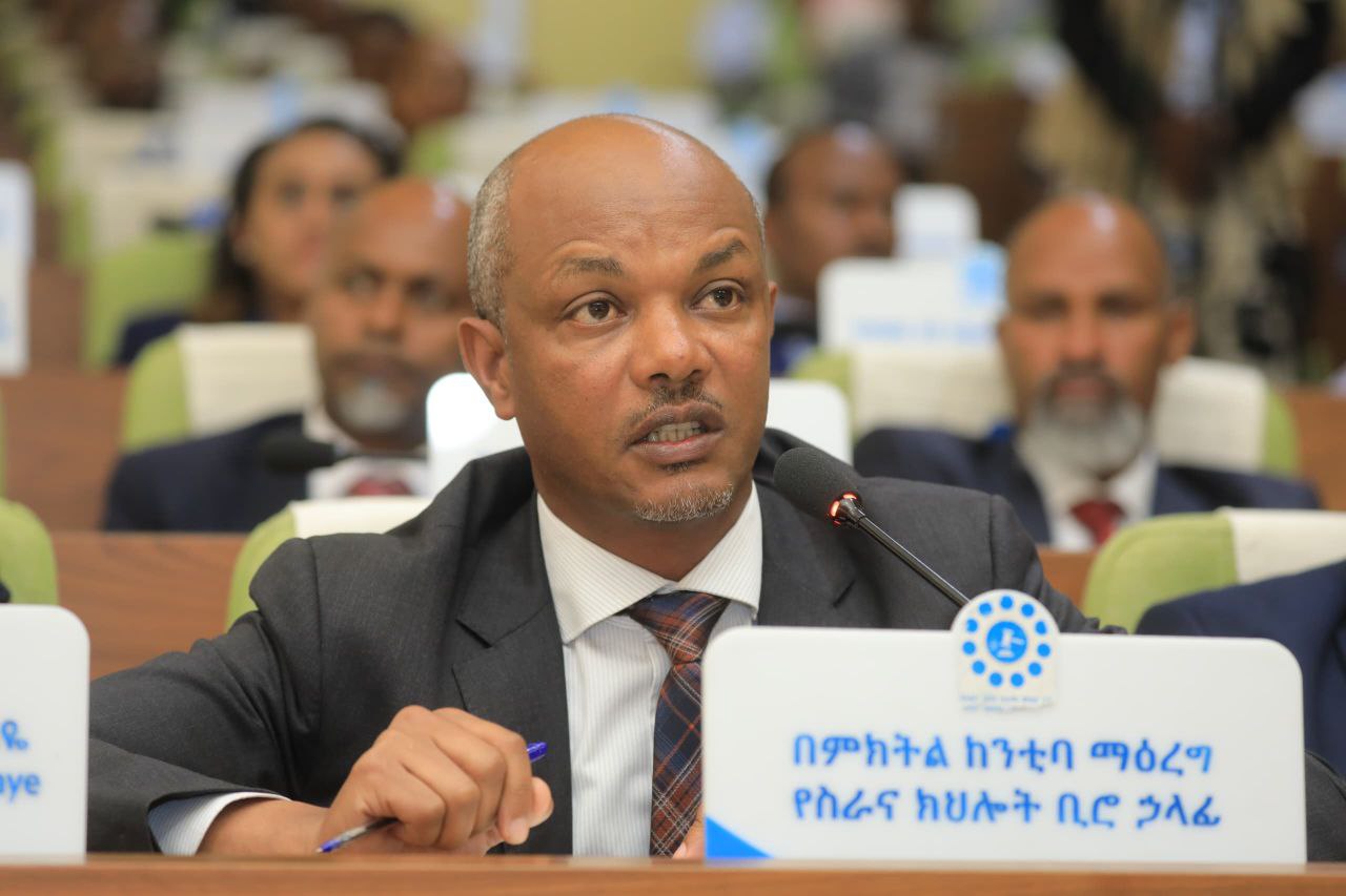 Read more about the article በኮሪደር ልማቱ ባለፈው ግማሽ ዓመት ከ70 ሺ በላይ ለሚሆኑ ዜጎች የስራ ዕድል ተፈጥሯል፡- አቶ ጥራቱ በየነ