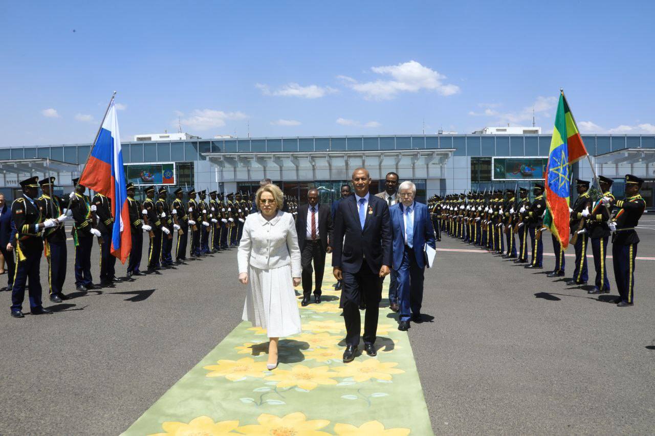Read more about the article የሩሲያ ፌዴሬሽን ምክር ቤት ሊቀመንበር ለሁለት ቀናት ያካሄዱትን ይፋዊ የሥራ ጉብኝት አጠናቀው ወደአገራቸው ተመለሱ