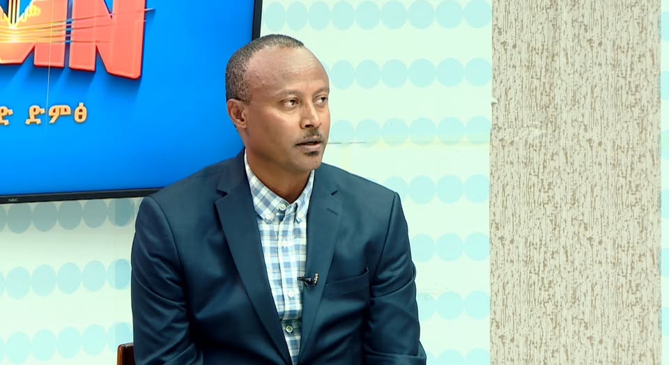 Read more about the article አዲሱ የመንግስት ሰራተኞች አዋጅ ህብረተሰቡ ከአገልግሎት አሰጣጥ ጋር በተያያዘ ለሚያነሳቸው ቅሬታዎች ምላሽ ለመስጠት የሚያስችል ነው- ጀማሉ ጀምበር (ዶ/ር)