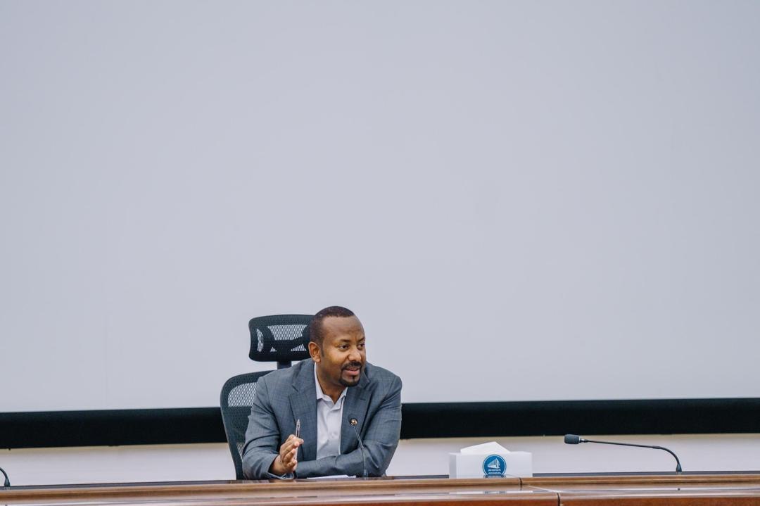 Read more about the article ጠቅላይ ሚኒስትር ዐቢይ አሕመድ (ዶ/ር) ከመከላከያ ሠራዊት ጀነራል አመራሮች ጋር ተወያዩ