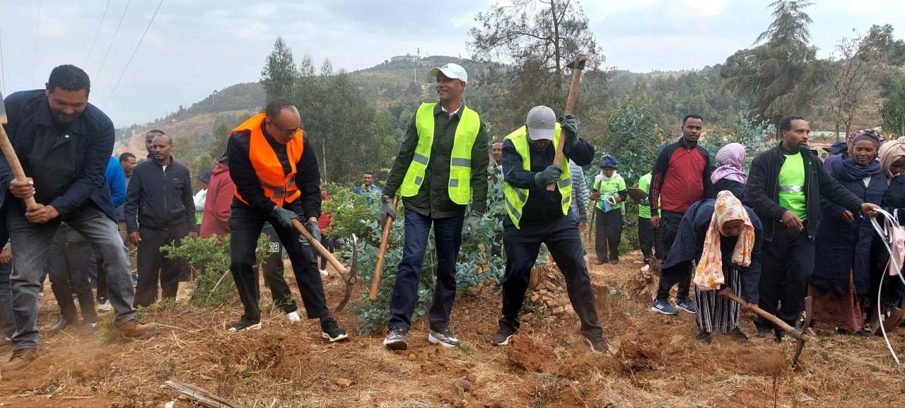 Read more about the article በእርዳታ ሀገር አያድግም፤ እርዳታን እንደ ዕድል በመጠቀም ከተረጂነት ነጻ መውጣት አለብን – አቶ ጃንጥራር ዓባይ