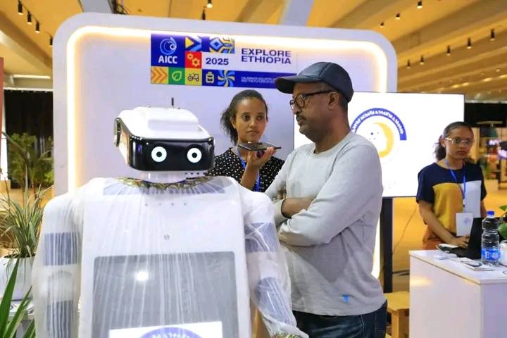 Read more about the article የኢትዮጵያ አርቲፊሻል ኢንተለጀንስ ኢንስቲትዩት በአዲስ ኢንተርናሽናል ኮንቬንሽን ማዕከል ምርትና አገልግሎቶቹን ለዕይታ አቀረበ