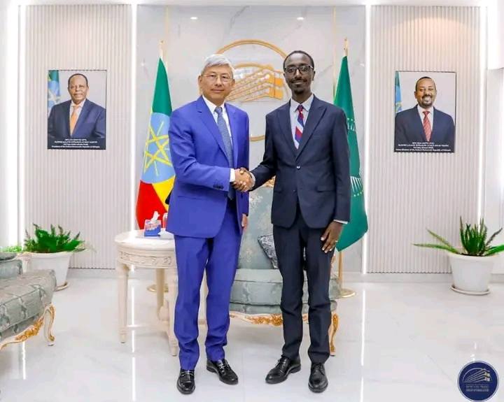 Read more about the article ዶ/ር ጌዲዮን ጢሞቴዎስ በኢትዮጵያ ከቻይና አምባሳደር ጋር ተወያዩ