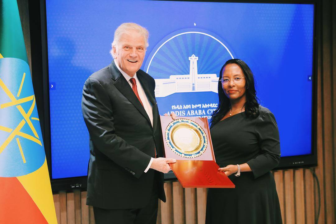 Read more about the article ከንቲባ አዳነች አቤቤ ለሬቨረንድ ፍራንክሊን ግራሃም አቀባበል አደረጉላቸው